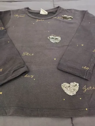 Camisola Zara 6 anos c/ corações lantejoula