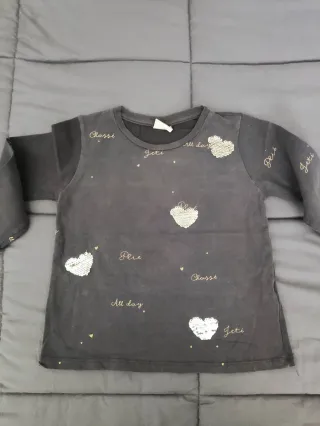 Camisola Zara 6 anos c/ corações lantejoula