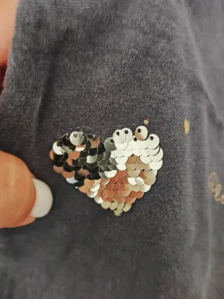 Camisola Zara 6 anos c/ corações lantejoula