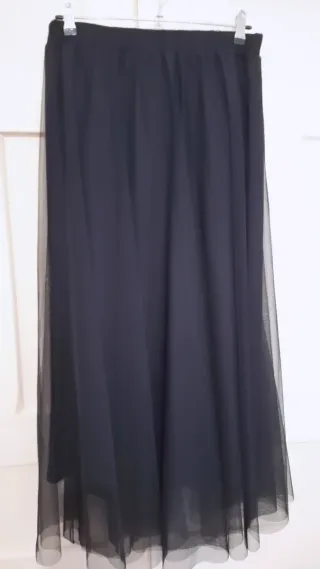 Falda tul negra talla L