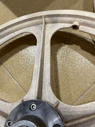 Llantas Freestyle Acorn 20