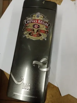 Caja metálica Chivas Regal 12 Años