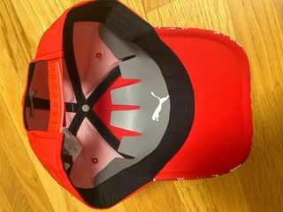 Gorra Ferrari Roja y Blanca