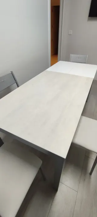 Mesa de cocina porcelánico y metal