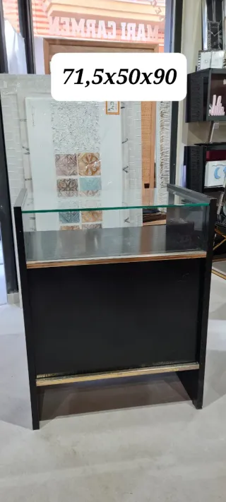 2 Módulos Mostrador Negro Borde Dorado