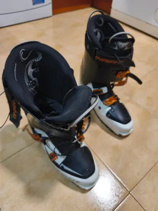 Esquís de travesía y botas