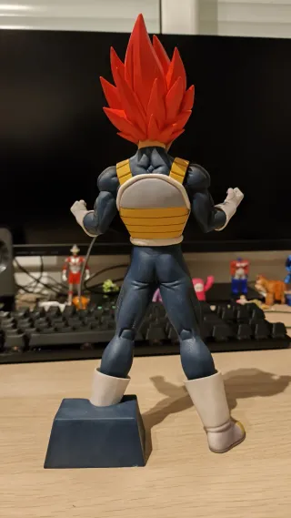 Figura Vegeta Super Saiyan God