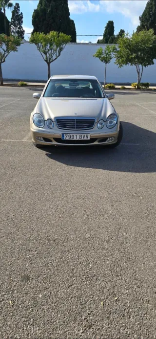 Mercedes-Benz Clase E 220 , 150 caballos
