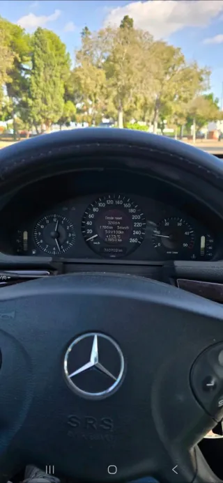 Mercedes-Benz Clase E 220 , 150 caballos