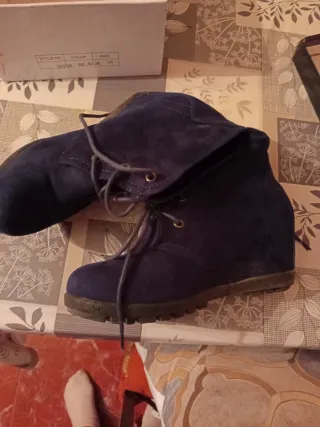 Regalar Botines azules con cordones