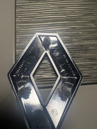 Insignia Renault Antigua