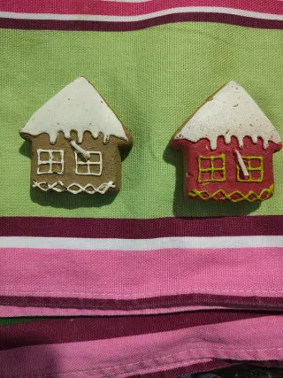 Candele Natalizie a Forma di Casa