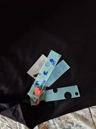 T-shirt Off-White nera taglia S