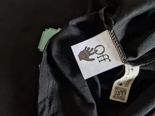 T-shirt Off-White nera taglia S