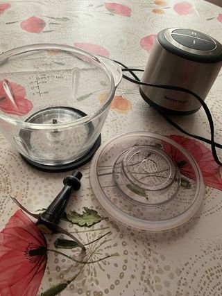  vendo piezas de picadora todo por  siete euros