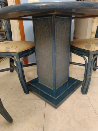 Mesa redonda y 6 sillas de comedor