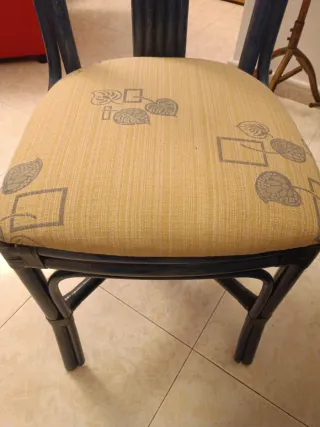 Mesa redonda y 6 sillas de comedor