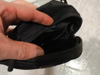 Bolso bandolera negro para ir en moto