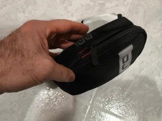 Bolso bandolera negro para ir en moto