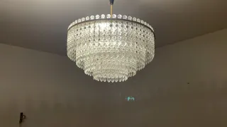 Lámpara de cristal dorada