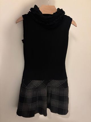 Vestido Negro y Gris con Volantes