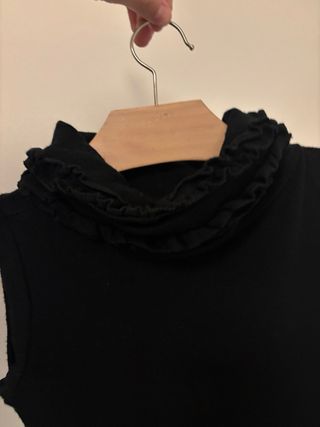 Vestido Negro y Gris con Volantes