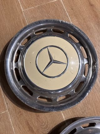Tapacubos Mercedes W123 (4 unidades)