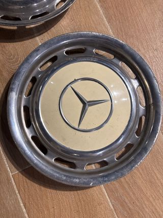 Tapacubos Mercedes W123 (4 unidades)