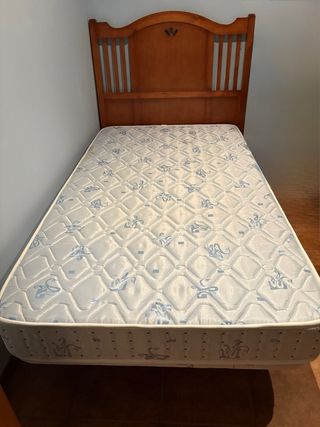 Cabecero y mesita de noche madera