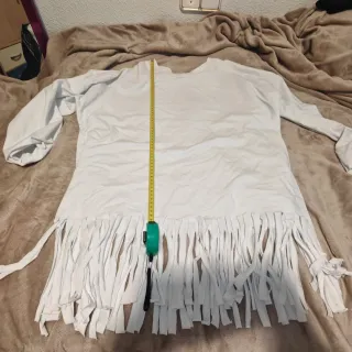 Camiseta blanca manga larga con flecos