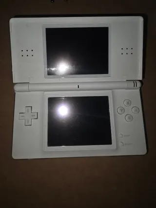 Nintendo DS Lite Blanca + Cargador