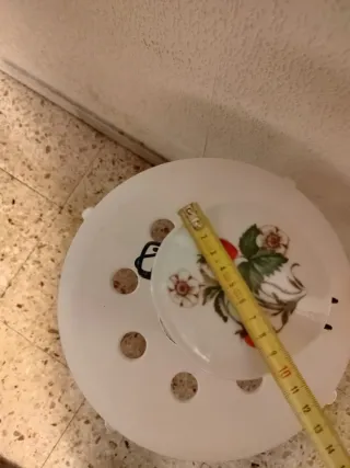 Tarro vintage con tapa de fresas