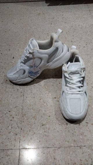 Zapatillas Jhayber Blancas y Grises