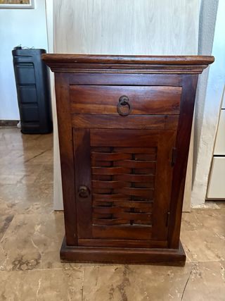 Mesita de noche de madera maciza
