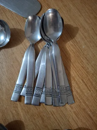 Juego de cubiertos de metal