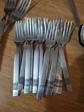 Juego de cubiertos de metal