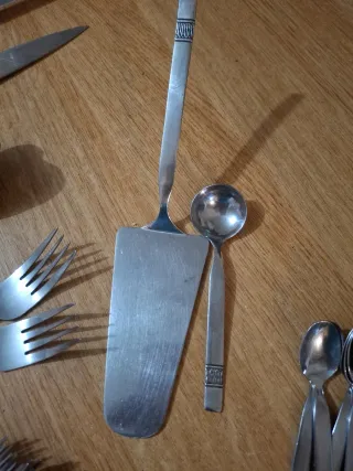 Juego de cubiertos de metal