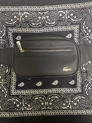 Riñonera Lacoste Negra