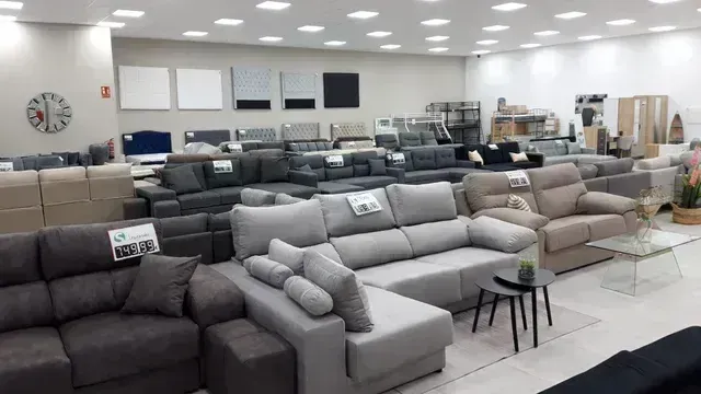 OUTLET EN SOFAS, MESAS, SILLAS, CAMAS, COLCHONES