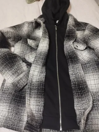 Chaquetón Zara cuadros gris y negro