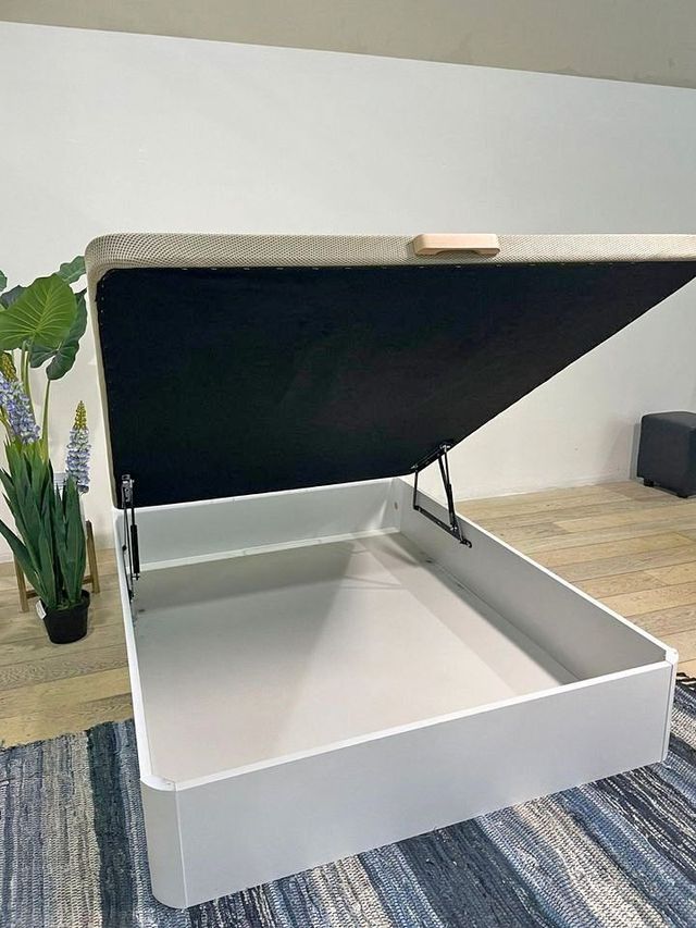 DORMITORIO CANAPE+CABECERO+2 MESITADENOCHE+COMODA