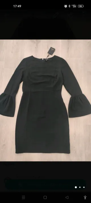 Vestido negro Massimo Dutti manga acampanada
