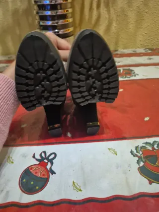 Botines tacón hebilla marrón claro