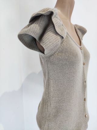 Jersey de punto beige con botones