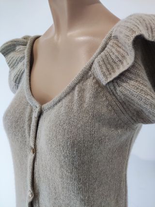 Jersey de punto beige con botones