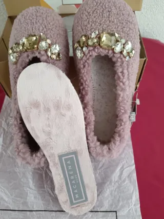 Pantufas Macarena Rosa com pedras Brilhantes.