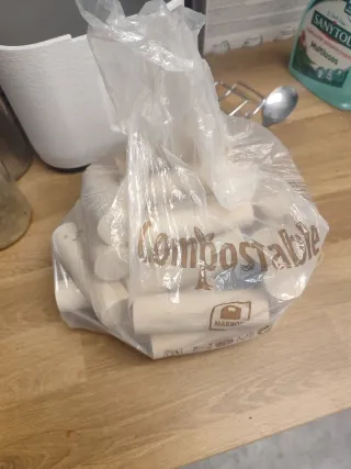 Bolsa Compostable con rollos de papel