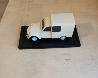 Citroën 2 CV AKS 400  1/24