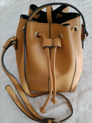 Bolso Pimkie mostaza nuevo, a estrenar