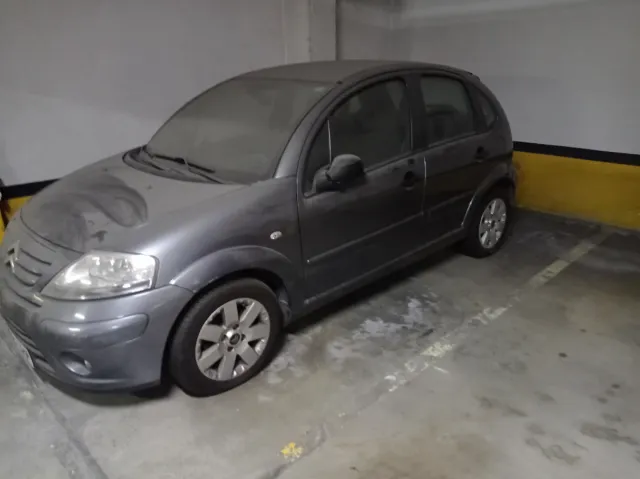 Preciosa plaza de aparcamiento, cámaras seguridad